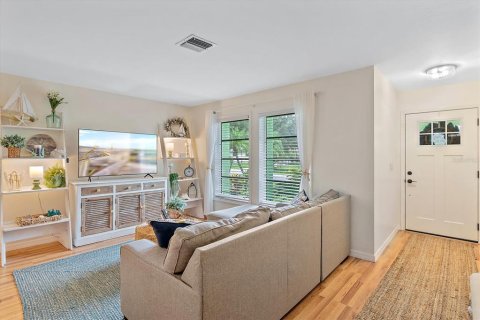 House in Venice, Florida 3 bedrooms, 207.08 sq.m. № 1907593 - photo 4