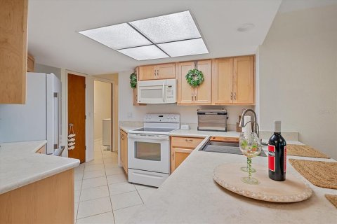 House in Venice, Florida 3 bedrooms, 207.08 sq.m. № 1907593 - photo 11