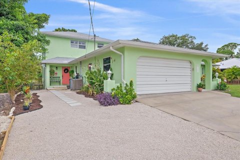 House in Venice, Florida 3 bedrooms, 207.08 sq.m. № 1907593 - photo 2