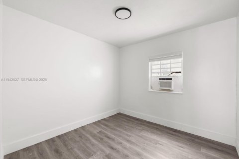 Купить коммерческую недвижимость в Вест-Парк, Флорида 211.82м2, № 2000282 - фото 10