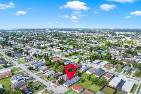 Купить коммерческую недвижимость в Вест-Парк, Флорида 211.82м2, № 2000282 - фото 19