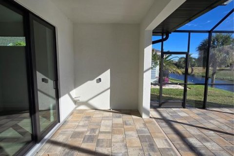 House in Rotonda, Florida 3 bedrooms, 158.49 sq.m. № 2123368 - photo 9