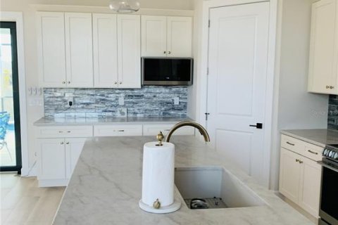 House in Rotonda, Florida 3 bedrooms, 158.49 sq.m. № 2123368 - photo 3