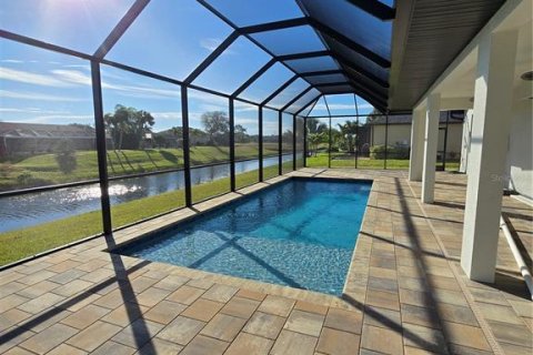 House in Rotonda, Florida 3 bedrooms, 158.49 sq.m. № 2123368 - photo 10