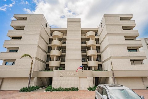 Condo in Indian Shores, Florida, 3 bedrooms  № 1901297 - photo 2