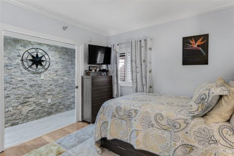 Condo in Indian Shores, Florida, 3 bedrooms  № 1901297 - photo 25