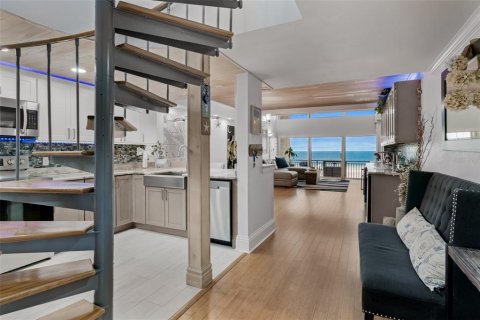 Condo in Indian Shores, Florida, 3 bedrooms  № 1901297 - photo 20