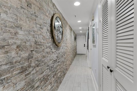 Condo in Indian Shores, Florida, 3 bedrooms  № 1901297 - photo 22