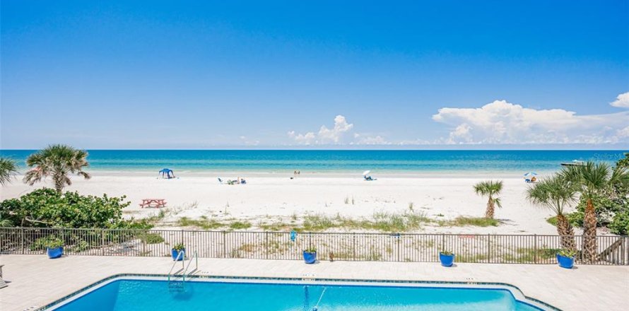 Condominio en Indian Shores, Florida, 3 dormitorios № 1901297