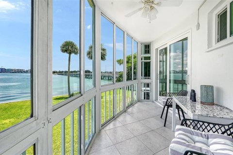 Condominio en venta en Sarasota, Florida, 2 dormitorios, 81.94 m2 № 2152260 - foto 11