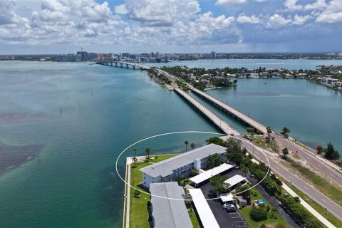 Condominio en venta en Sarasota, Florida, 2 dormitorios, 81.94 m2 № 2152260 - foto 2