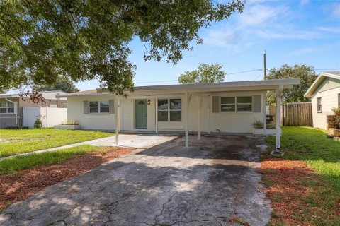 House in Saint Petersburg, Florida 3 bedrooms, 142.7 sq.m. № 1919594 - photo 24