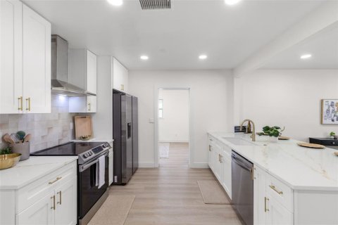 Villa ou maison à vendre à Saint Petersburg, Floride: 3 chambres, 142.7 m2 № 1919594 - photo 8