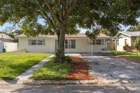 House in Saint Petersburg, Florida 3 bedrooms, 142.7 sq.m. № 1919594 - photo 25