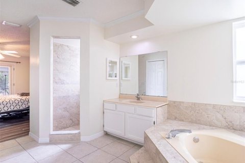 Villa ou maison à vendre à Altamonte Springs, Floride: 4 chambres, 207.92 m2 № 2389290 - photo 28