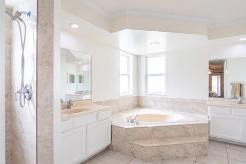 Villa ou maison à vendre à Altamonte Springs, Floride: 4 chambres, 207.92 m2 № 2389290 - photo 27