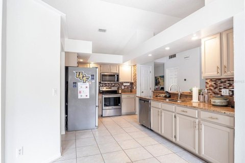 Villa ou maison à vendre à Altamonte Springs, Floride: 4 chambres, 207.92 m2 № 2389290 - photo 14