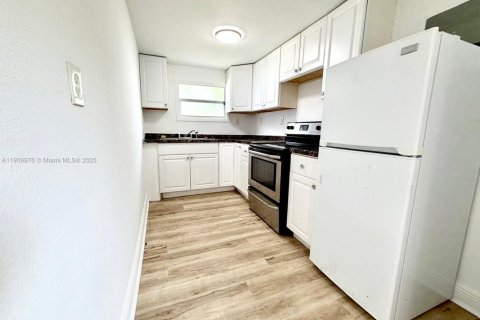 Appartement à louer à Miami, Floride: 208.94 m2 № 1966364 - photo 2