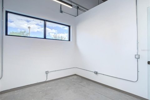 Commercial property in Winter Garden, Florida 281.03 sq.m. № 1561388 - photo 13