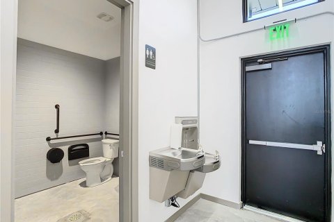 Commercial property in Winter Garden, Florida 281.03 sq.m. № 1561388 - photo 10