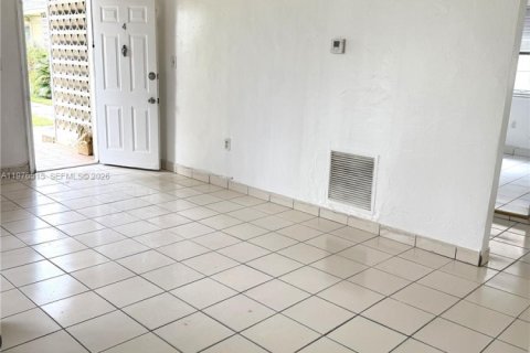 Apartment in Miami, Florida 2 bedrooms, 74.32 sq.m. № 2040508