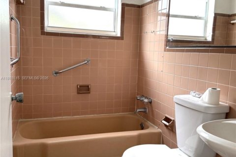 Apartment in Miami, Florida 2 bedrooms, 74.32 sq.m. № 2040508 - photo 2