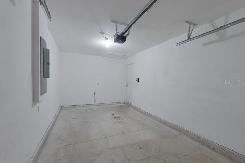 Снять в аренду виллу или дом в Лихай-Эйкерс, Флорида 5 комнат, 112.32м2, № 2115343 - фото 17