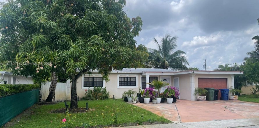 House in Fort Lauderdale, Florida 4 bedrooms, 154.22 sq.m. № 1772438