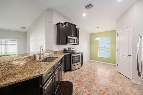 House in Ruskin, Florida 4 bedrooms, 177.26 sq.m. № 1912640 - photo 15