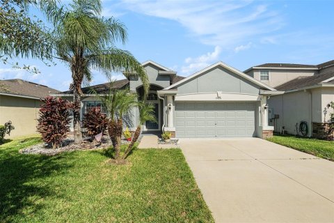 House in Ruskin, Florida 4 bedrooms, 177.26 sq.m. № 1912640 - photo 1