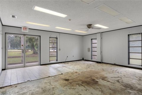Commercial property in Inglis, Florida 707.36 sq.m. № 2212616 - photo 18