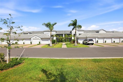 Condo in Punta Gorda, Florida, 2 bedrooms № 2093215 - photo 2