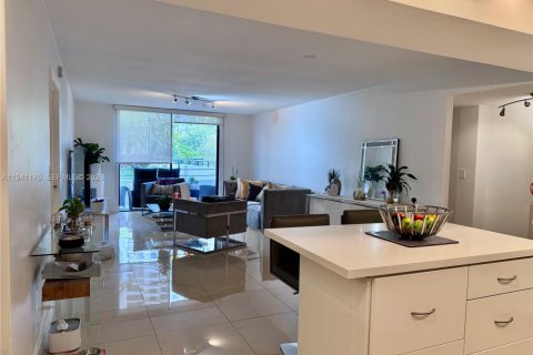 Copropriété à vendre à Hallandale Beach, Floride: 2 chambres, 130.06 m2 № 2007124 - photo 9