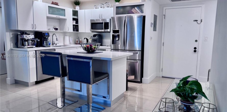 Condo à Hallandale Beach, Floride, 2 chambres  № 2007124