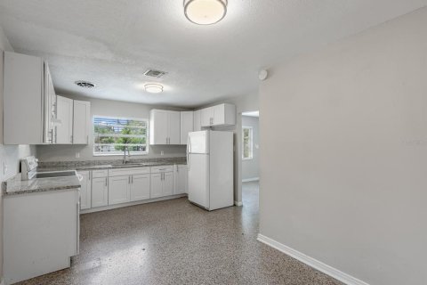 Villa ou maison à louer à Tampa, Floride: 3 chambres, 104.98 m2 № 2396025 - photo 8