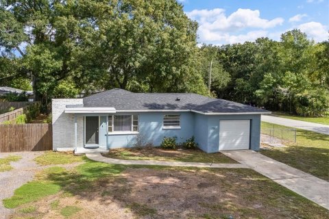 Villa ou maison à louer à Tampa, Floride: 3 chambres, 104.98 m2 № 2396025 - photo 2
