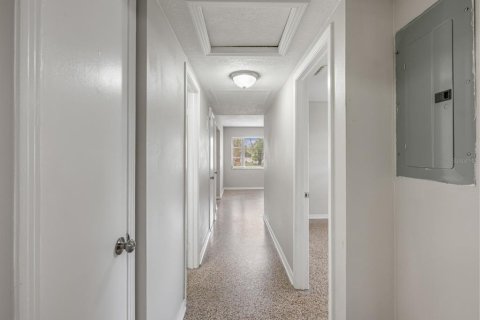 Villa ou maison à louer à Tampa, Floride: 3 chambres, 104.98 m2 № 2396025 - photo 11