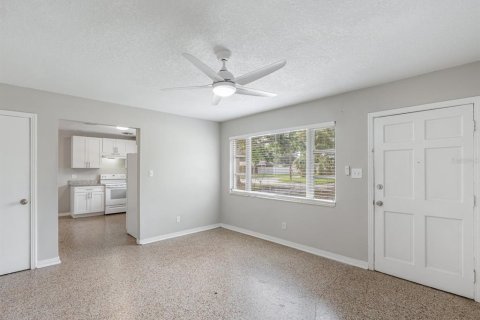 Villa ou maison à louer à Tampa, Floride: 3 chambres, 104.98 m2 № 2396025 - photo 5