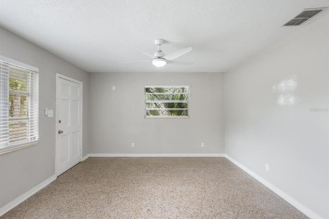 Villa ou maison à louer à Tampa, Floride: 3 chambres, 104.98 m2 № 2396025 - photo 3