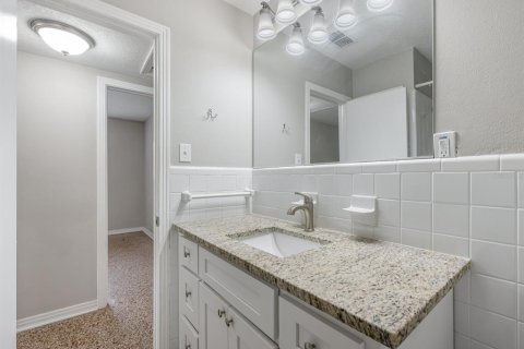 Villa ou maison à louer à Tampa, Floride: 3 chambres, 104.98 m2 № 2396025 - photo 16