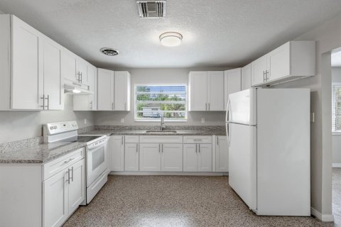 Villa ou maison à louer à Tampa, Floride: 3 chambres, 104.98 m2 № 2396025 - photo 6