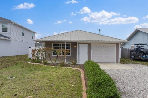 House in Vero Beach, Florida 3 bedrooms, 111.48 sq.m. № 2181844