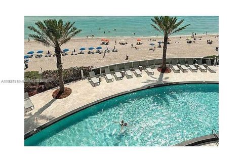 Купить кондоминиум в Санни-Айлс-Бич, Флорида 2 спальни, 175.21м2, № 1995745 - фото 12