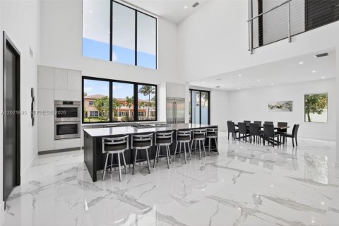 Villa ou maison à vendre à Pompano Beach, Floride: 4 chambres, 372.17 m2 № 2173211 - photo 13