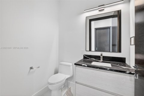 Villa ou maison à vendre à Pompano Beach, Floride: 4 chambres, 372.17 m2 № 2173211 - photo 20