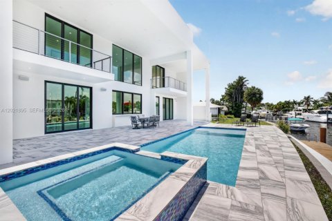 Villa ou maison à Pompano Beach, Floride 4 chambres, 372.17 m2 № 2173211
