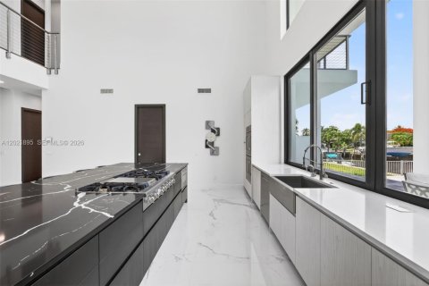 Villa ou maison à vendre à Pompano Beach, Floride: 4 chambres, 372.17 m2 № 2173211 - photo 16