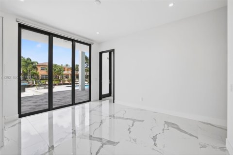 Villa ou maison à vendre à Pompano Beach, Floride: 4 chambres, 372.17 m2 № 2173211 - photo 21