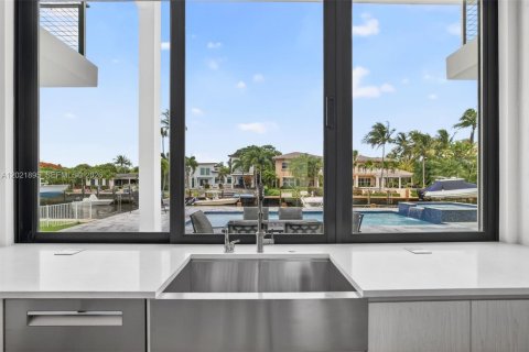 Villa ou maison à vendre à Pompano Beach, Floride: 4 chambres, 372.17 m2 № 2173211 - photo 18