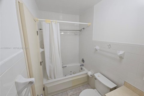 Casa en alquiler en Hollywood, Florida, 2 dormitorios, 79.71 m2 № 2009961 - foto 15